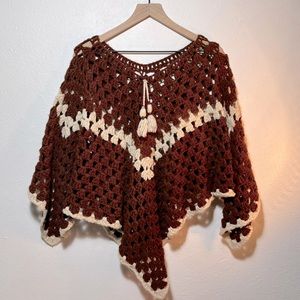 ✌️ Vintage 70s Hand Crochet Poncho OS